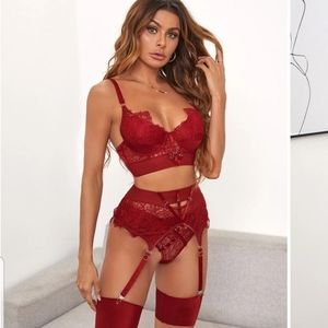 4 piece lace gartner lingerie set💕